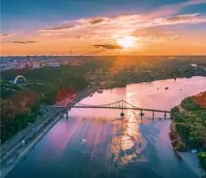 Небоскребы советских времен